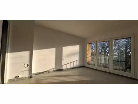 vente appartement 4 pièces 57 m² saint-nazaire (30200)
