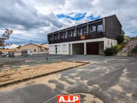 vente immeuble à cerizay (79140) : à vendre / 790m² cerizay