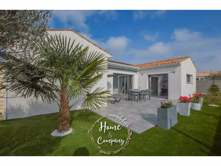 vente maison 4 pièces 146m2 saint-sulpice-de-royan 17200 - 623400 € - surface privée