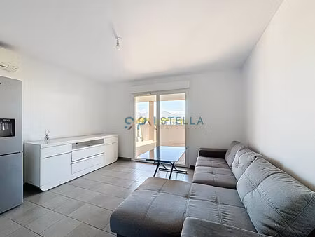 à louer : t2 traversant meublé avec terrasse et parking