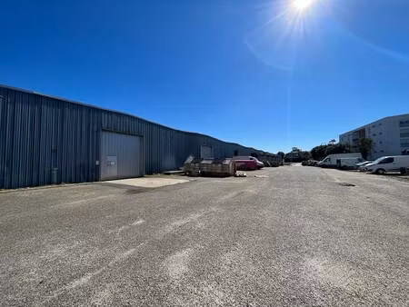 location local commercial