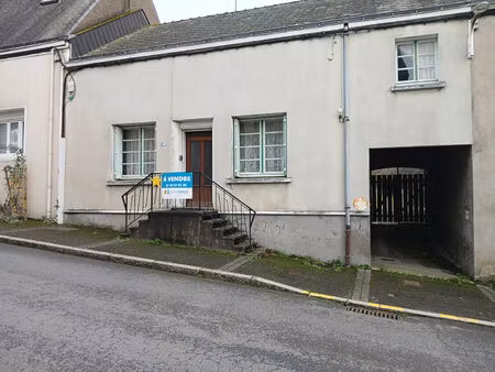 maison de bourg à couffé