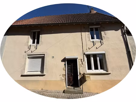 auv 1176 : maison de village à rénover  jardin  calme  comme