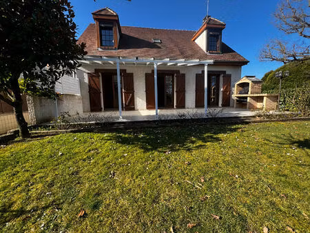 a vendre maison germigny l évêque 5 pièce(s) 125 m2  sous-sol et jardin clos.