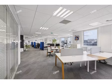 location bureau sevres 303 m²