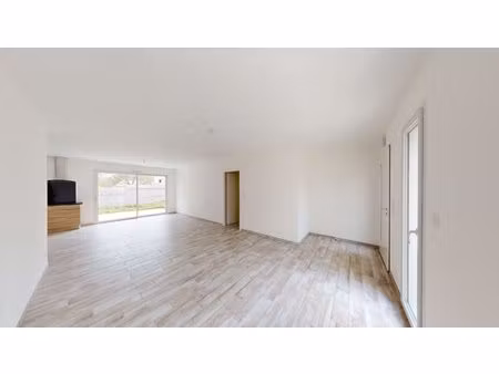 à louer maison 85 m² – 1 300 € |indre