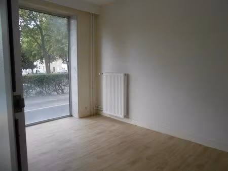 location commerce 4 pièces 60 m² à limoges (87100)