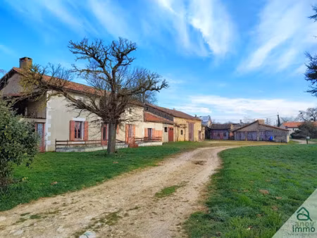 vente ferme 5 pièces 119 m² à blanzay (86400)  106 000 €