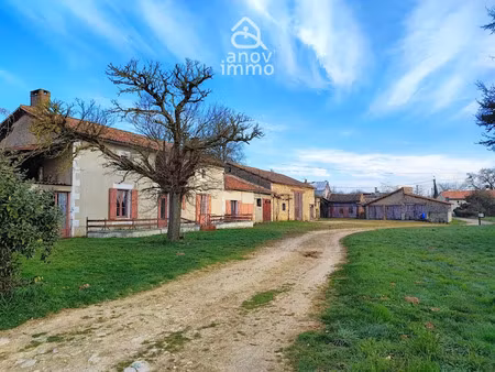 vente ferme 5 pièces 119 m² à blanzay (86400)  94 000 €