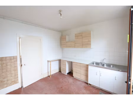 sancergues  proche tous commeces à pied