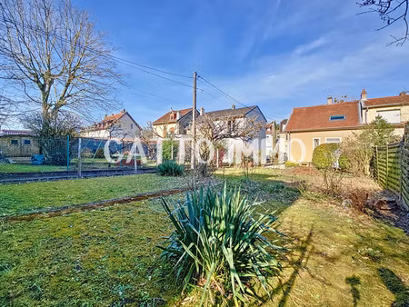 maison de ville t3 de 90m² // st julien les metz // jardin // sous-sol complet
