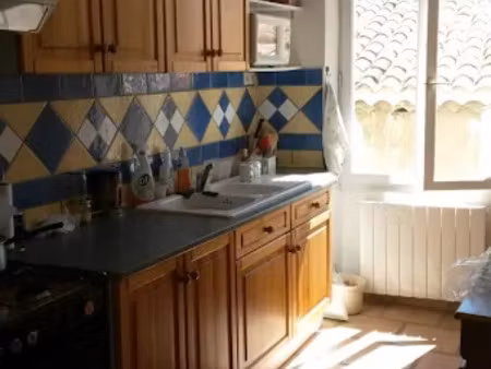 location meublée appartement 3 pièces 56 m² à le beausset (83330)  650 €