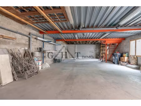 entrepot 160 m² a louer linas