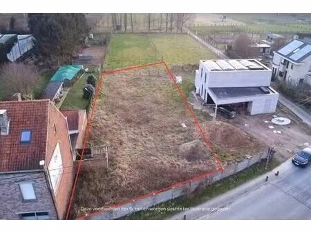 terrain orienté sud-ouest dans quartier résidentiel calme