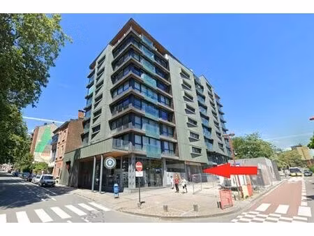 bel espace commercial / bureau avec parking couvert