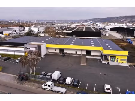 entrepôt 2080 m² - sud de rouen