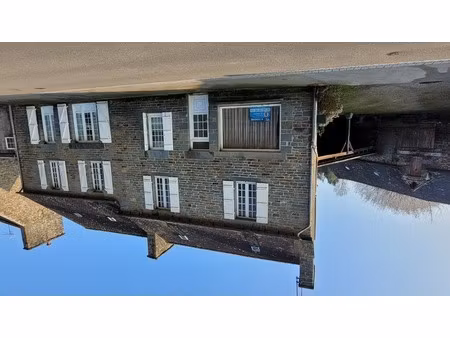 vente jolie maison en pierres au bord du canal de nantes à brest à rénover.