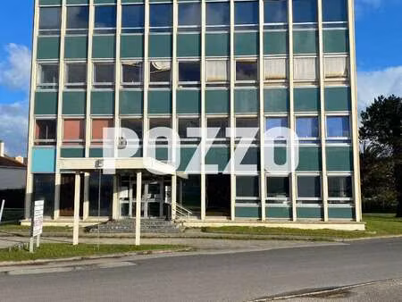 vente bureaux et commerces à querqueville (50460) : à vendre / 361m² querqueville