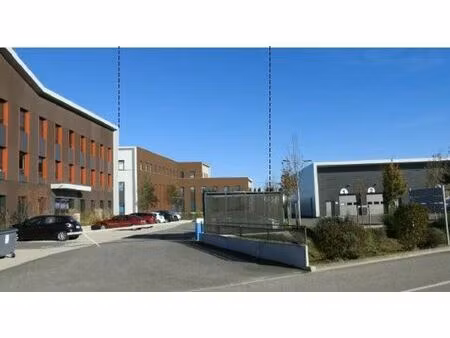 location bureau 1311 m² à montluel (01120)