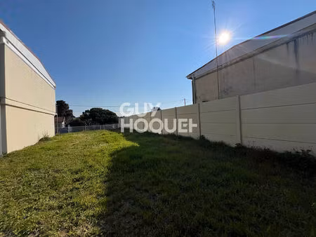 terrain de 276 m2 – à proximité du port et des plages