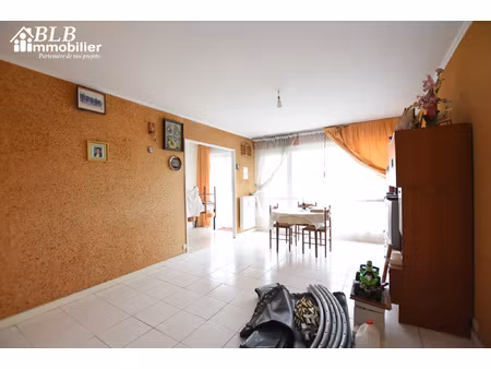 78690 les essarts le roi agréable appartement de 3 pièce a