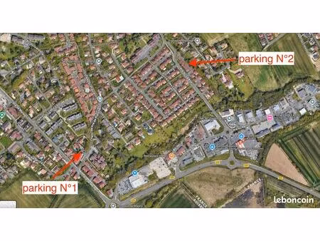 lot de 2 parkings extérieurs