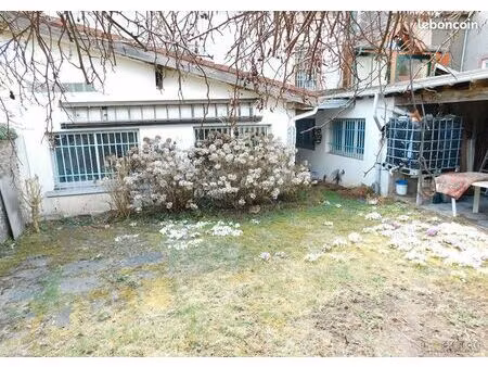 maison 8 pièces 332 m²