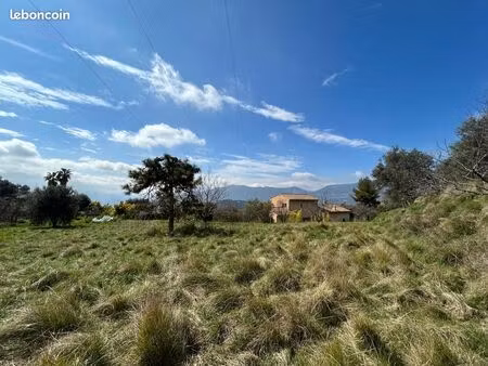 terrain constructible berre les alpes