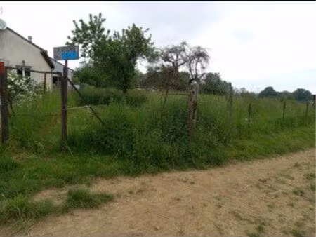 vends terrain à bâtir