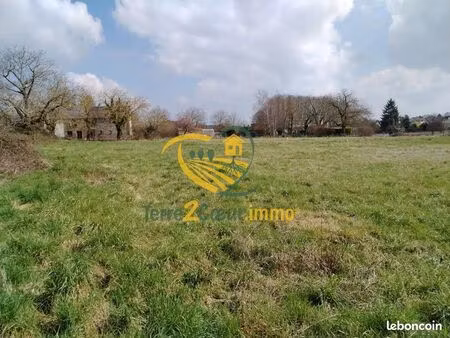 terrain 1033 m² rians