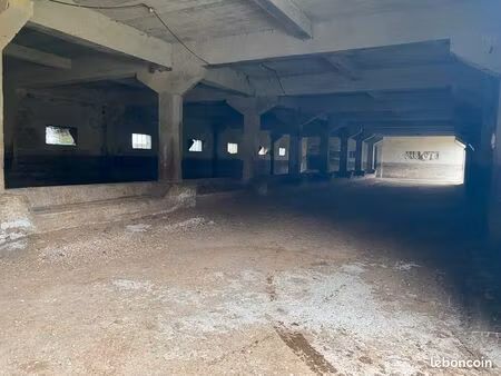 bâtiment de stockage