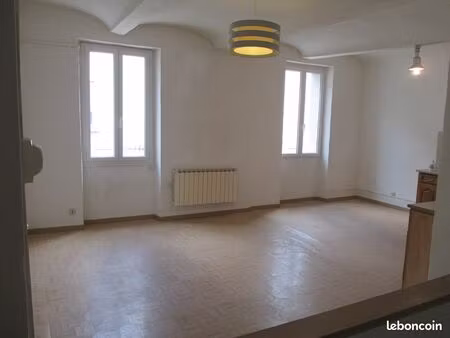 t4 de 86m² plein centre de bessèges