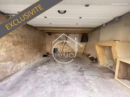 parking/box 1 pièce 23 m²