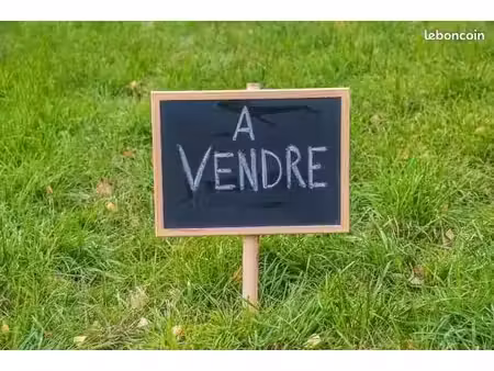 terrain constructible 2450 m²