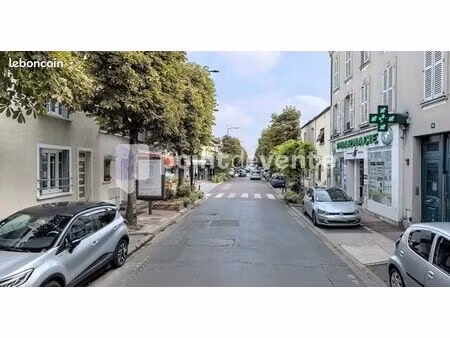 local commercial 110 m²