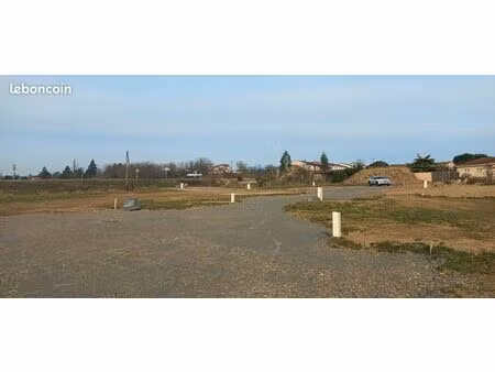 terrain 735 m² civens