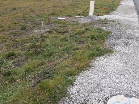 terrain à bâtir viabilisé de 740