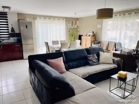 arcins – maison plain-pied 3 ch – 500m² terrain – garage – piscine – sans vis-à-vis