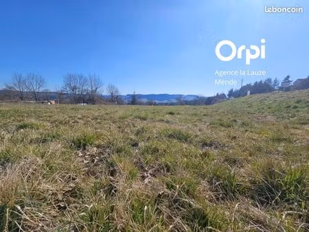 terrain 2 377 m² montrodat