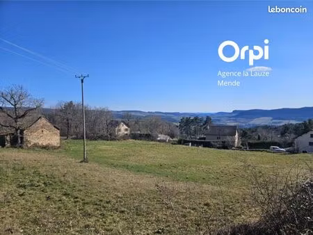 terrain 3 840 m² montrodat