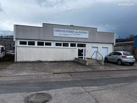 bâtiment industriel