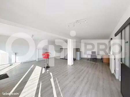 local commercial 559 m²