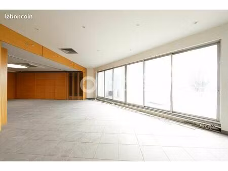 bureau 250 m²