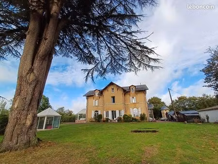 propriété 10 pièces 287 m²