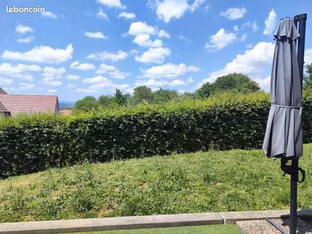 appartement au calme avec grande terrasse
