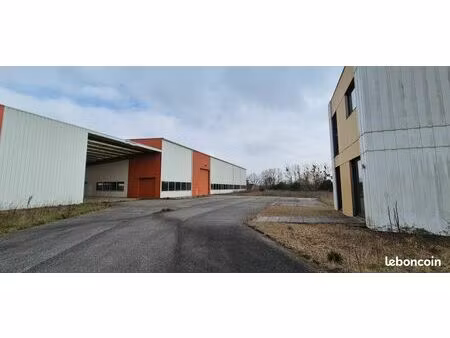 local commercial 4636 m² cherré-au