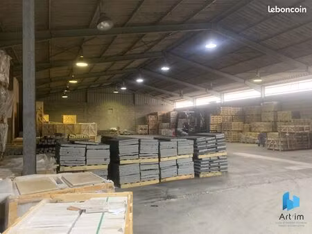 local 775 m² la flèche