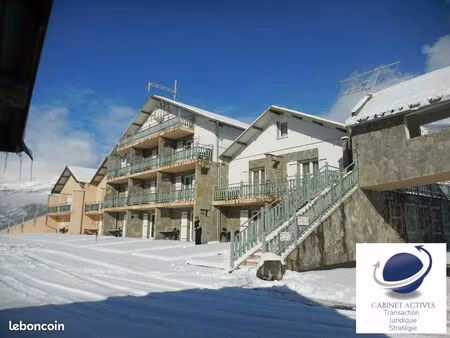 local hôtel  restaurant 1 712 m²