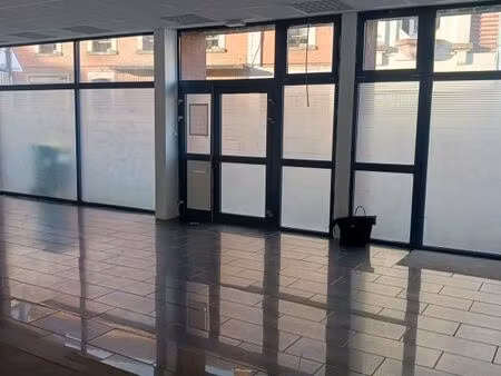 local commercial 90 m²