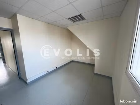 bureaux 105 m²